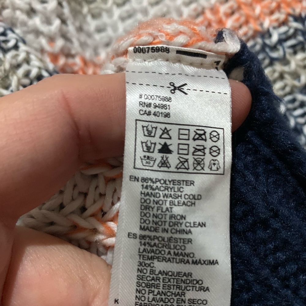 Forever 21 Contemporary Sweater Size Small Long sleeve - Picture 2 of 6